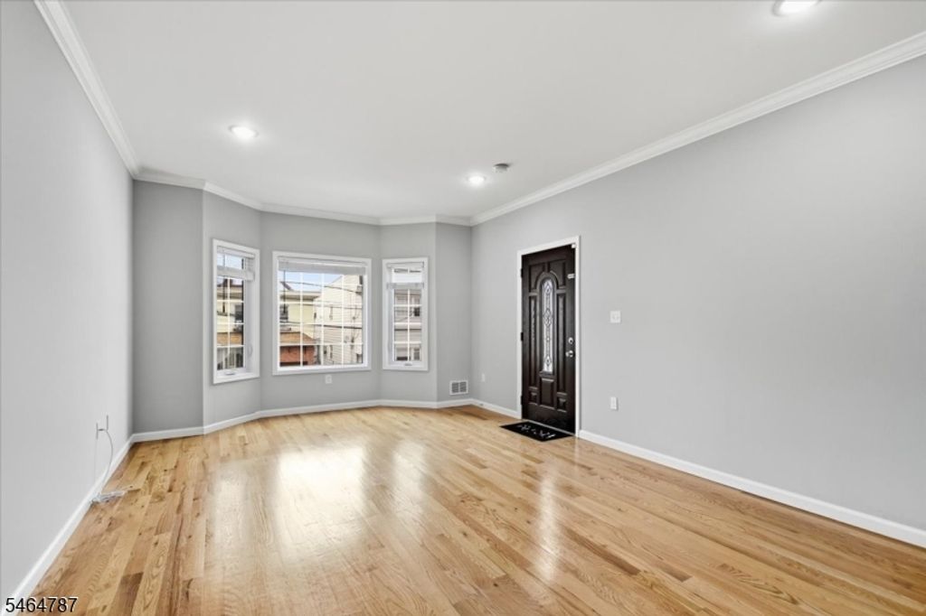 117 Cross St, Harrison Town, NJ 07029 — photo 3
