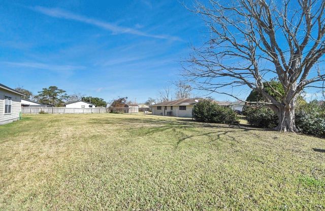 0 Boss, La Marque, TX 77568