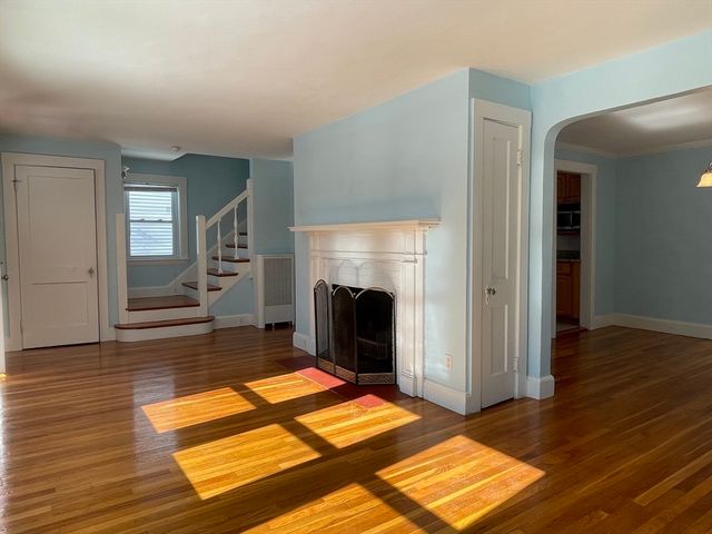139 Oakdale Rd, Newton, MA 02461