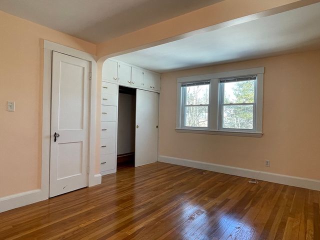 139 Oakdale Rd, Newton, MA 02461