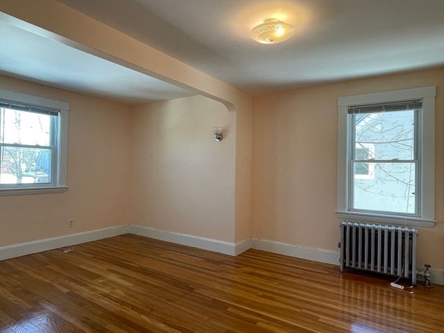 139 Oakdale Rd, Newton, MA 02461