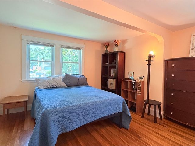 139 Oakdale Rd, Newton, MA 02461