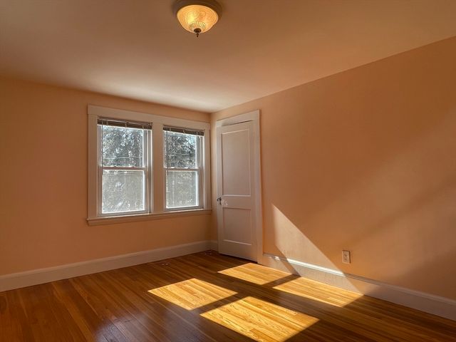 139 Oakdale Rd, Newton, MA 02461