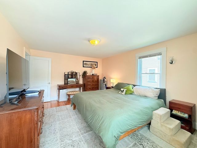 139 Oakdale Rd, Newton, MA 02461