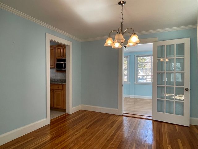 139 Oakdale Rd, Newton, MA 02461