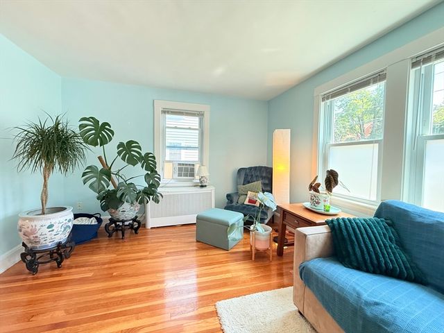 139 Oakdale Rd, Newton, MA 02461