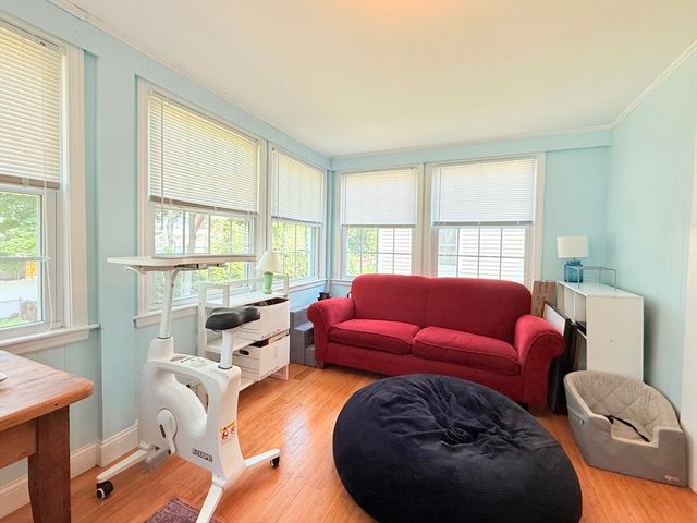 139 Oakdale Rd, Newton, MA 02461