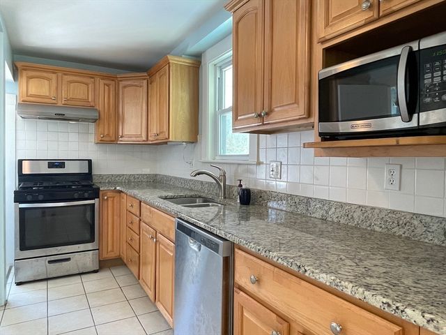 139 Oakdale Rd, Newton, MA 02461