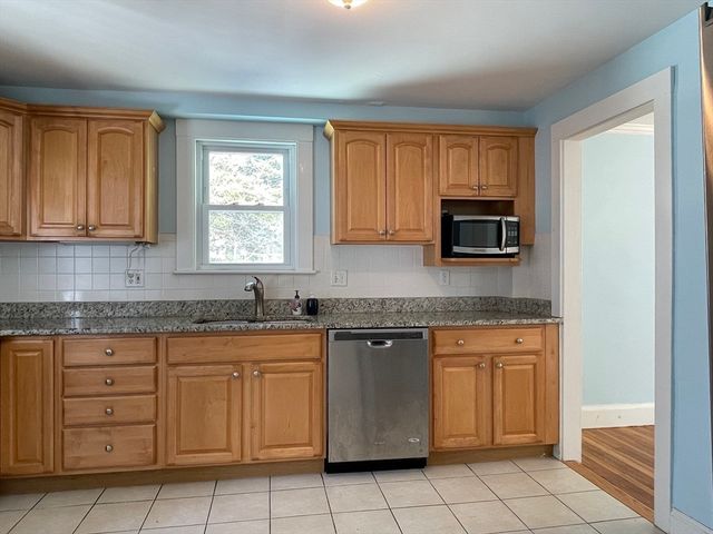 139 Oakdale Rd, Newton, MA 02461