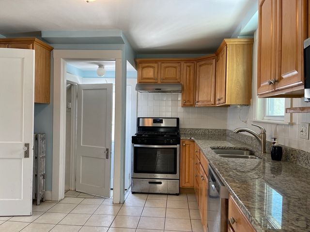 139 Oakdale Rd, Newton, MA 02461