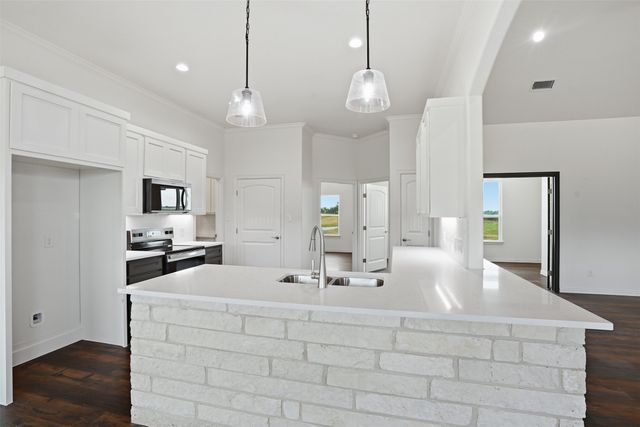 6720 county road 302, Grandview, TX 76050