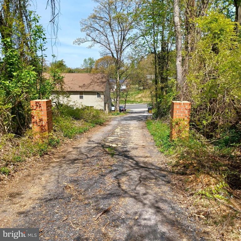 RIVERDALE RD, Lanham, MD 20706