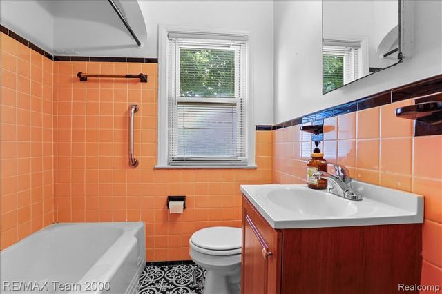 22941 Wilson Avenue, Dearborn, MI 48128