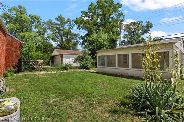 22941 Wilson Avenue, Dearborn, MI 48128