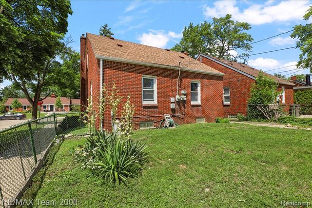 22941 Wilson Avenue, Dearborn, MI 48128