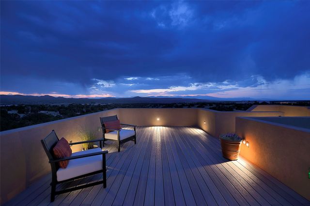 9 Via Palomita, Santa Fe, NM 87506