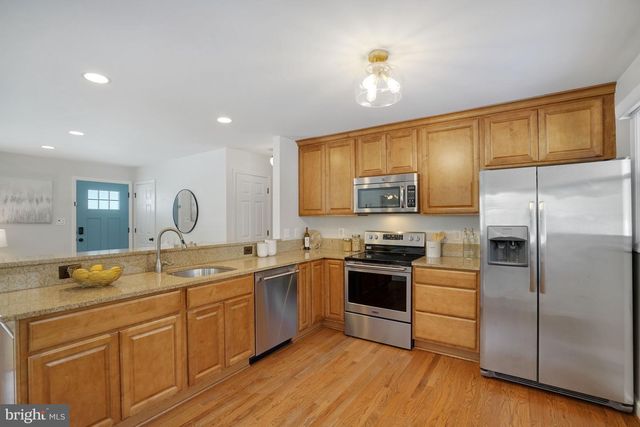 6726 BOSTWICK DR, Springfield, VA 22151