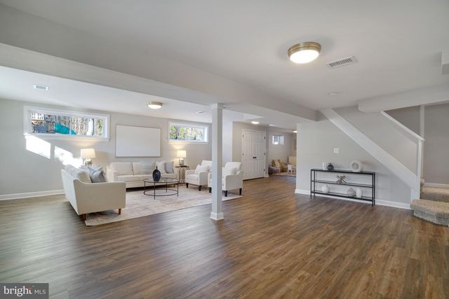 6726 BOSTWICK DR, Springfield, VA 22151