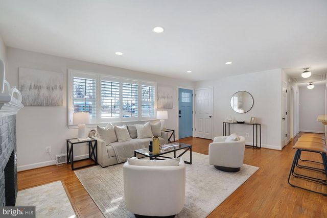 6726 BOSTWICK DR, Springfield, VA 22151