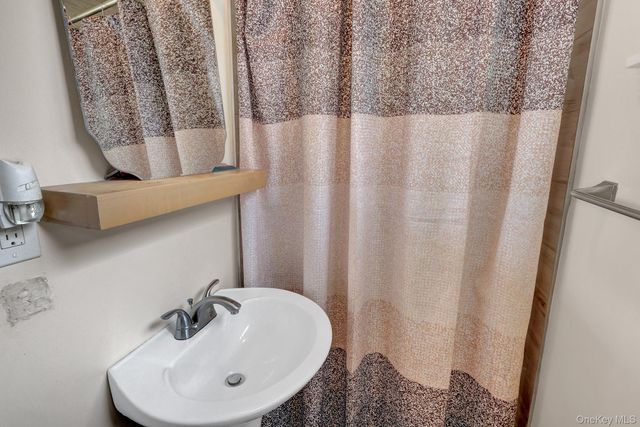 260 W 12th Street, Deer Park, NY 11729