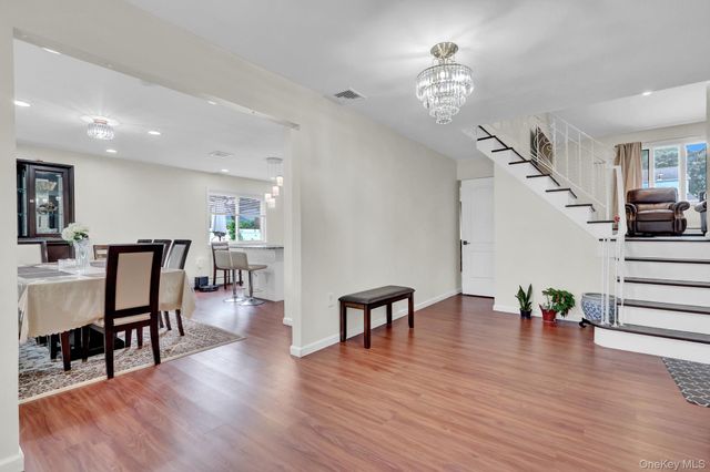 260 W 12th Street, Deer Park, NY 11729