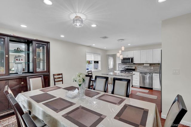 260 W 12th Street, Deer Park, NY 11729