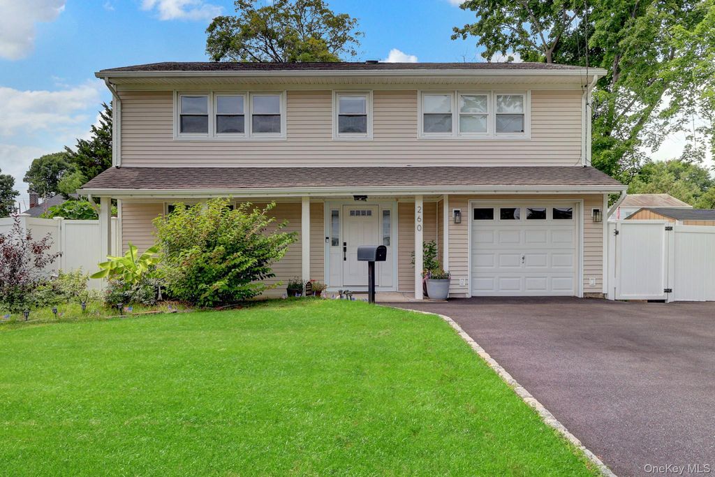 260 W 12th Street, Deer Park, NY 11729