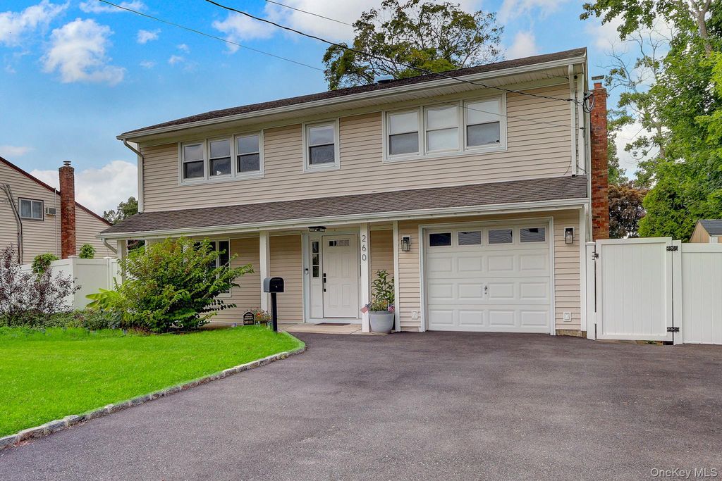 260 W 12th Street, Deer Park, NY 11729 — photo 2