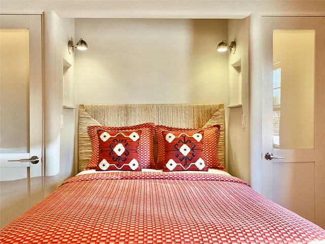 2007 Indian School Road NW, Albuquerque, NM 87104