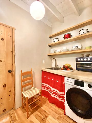 2007 Indian School Road NW, Albuquerque, NM 87104