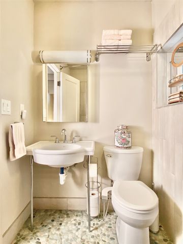 2007 Indian School Road NW, Albuquerque, NM 87104