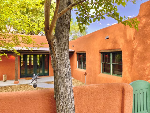 2007 Indian School Road NW, Albuquerque, NM 87104