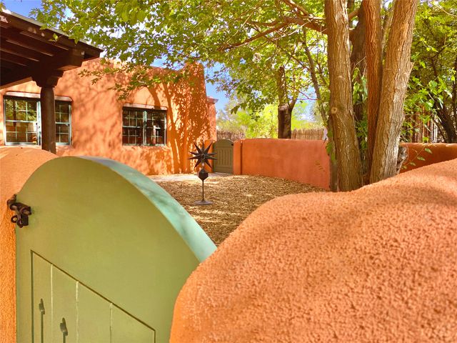2007 Indian School Road NW, Albuquerque, NM 87104