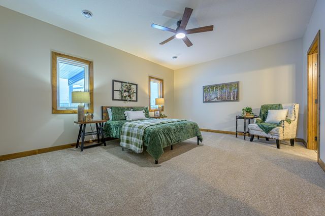 1332 Bradford Street SE, Hutchinson, MN 55350