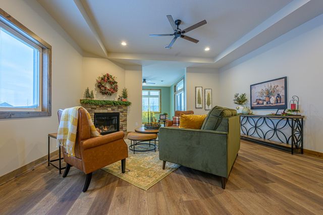 1332 Bradford Street SE, Hutchinson, MN 55350