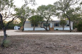 620 East Trail, Pleasanton, TX 78064