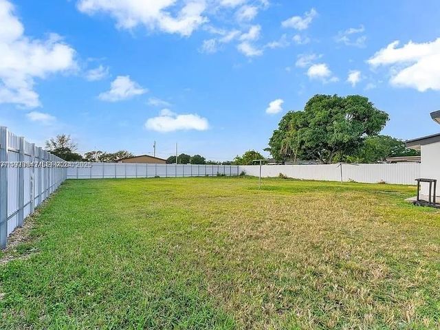 26540 SW 1 38 th ct, Homestead, FL 33032