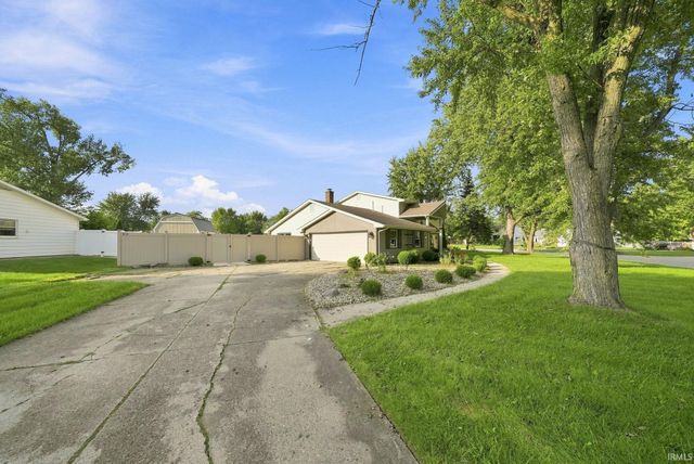9520 Spurwood Court, Fort Wayne, IN 46804