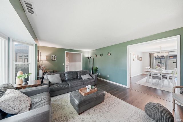 9520 Spurwood Court, Fort Wayne, IN 46804