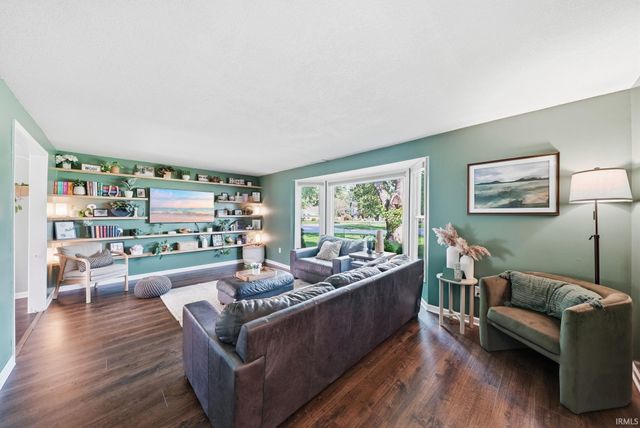 9520 Spurwood Court, Fort Wayne, IN 46804