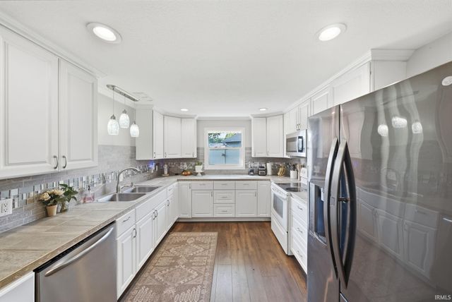 9520 Spurwood Court, Fort Wayne, IN 46804