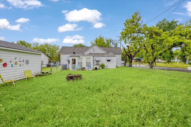 1231 W Woodard Street, Denison, TX 75020