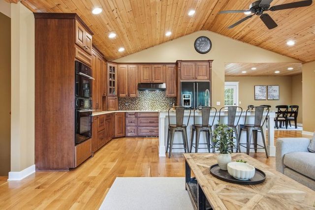 13508 Sunset Trail, Plymouth, MN 55441
