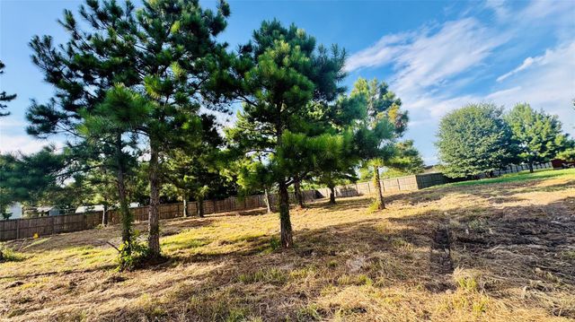 82 Road 5248, Cleveland, TX 77327