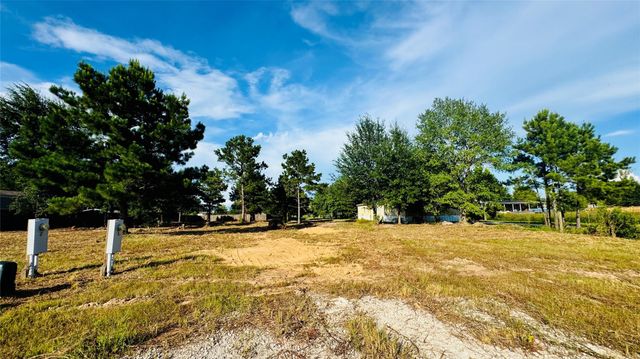 82 Road 5248, Cleveland, TX 77327