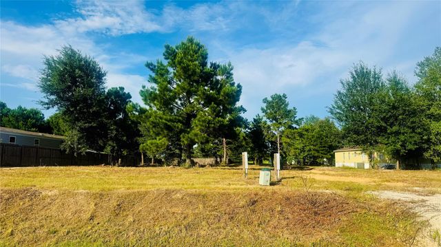 82 Road 5248, Cleveland, TX 77327
