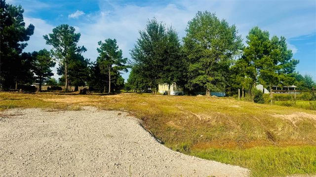 82 Road 5248, Cleveland, TX 77327