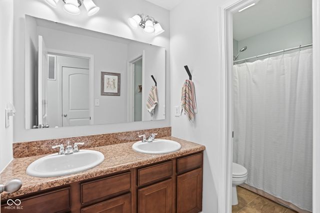 5781 White Pine Road, Whitestown, IN 46075