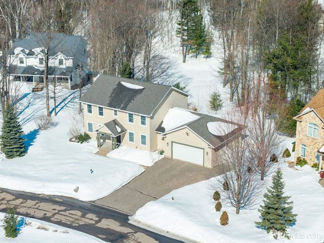 2831 Westview Drive, Marquette, MI 49855