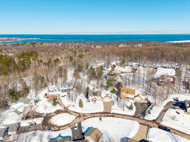 2831 Westview Drive, Marquette, MI 49855